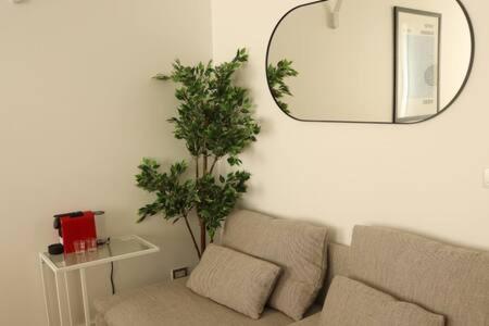 Hom I Moderno Estudio Junto Al Metro Republica * Santiago de Chile